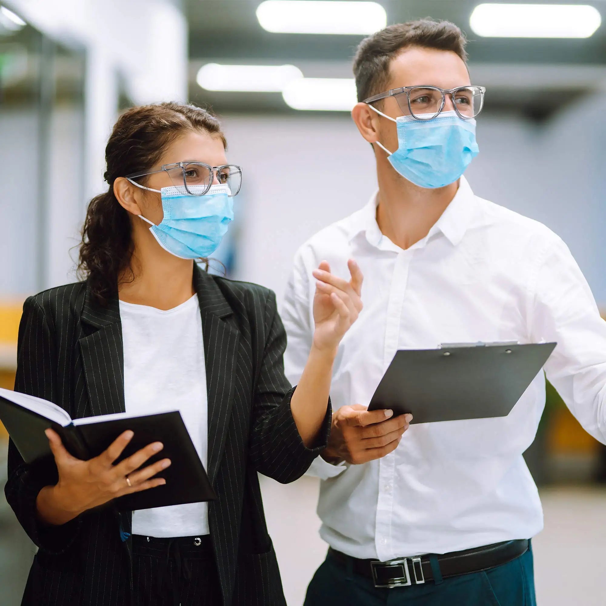 🥽 Anti-Fog Safety Glasses