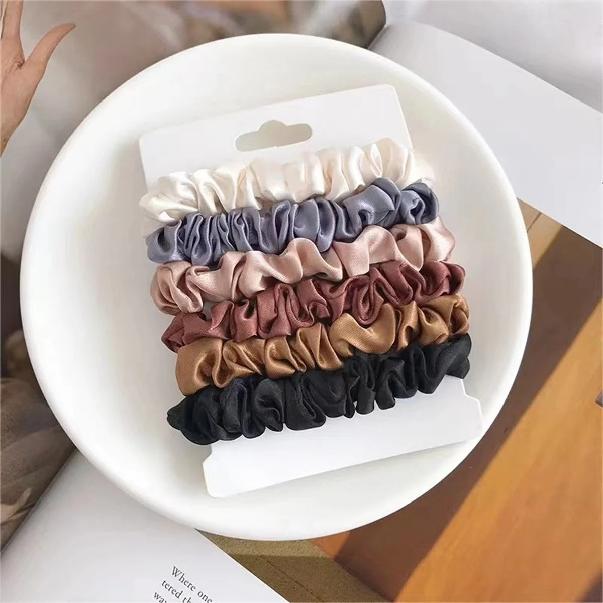 🎀 Satin Hair Scrunchies (6pcs)
